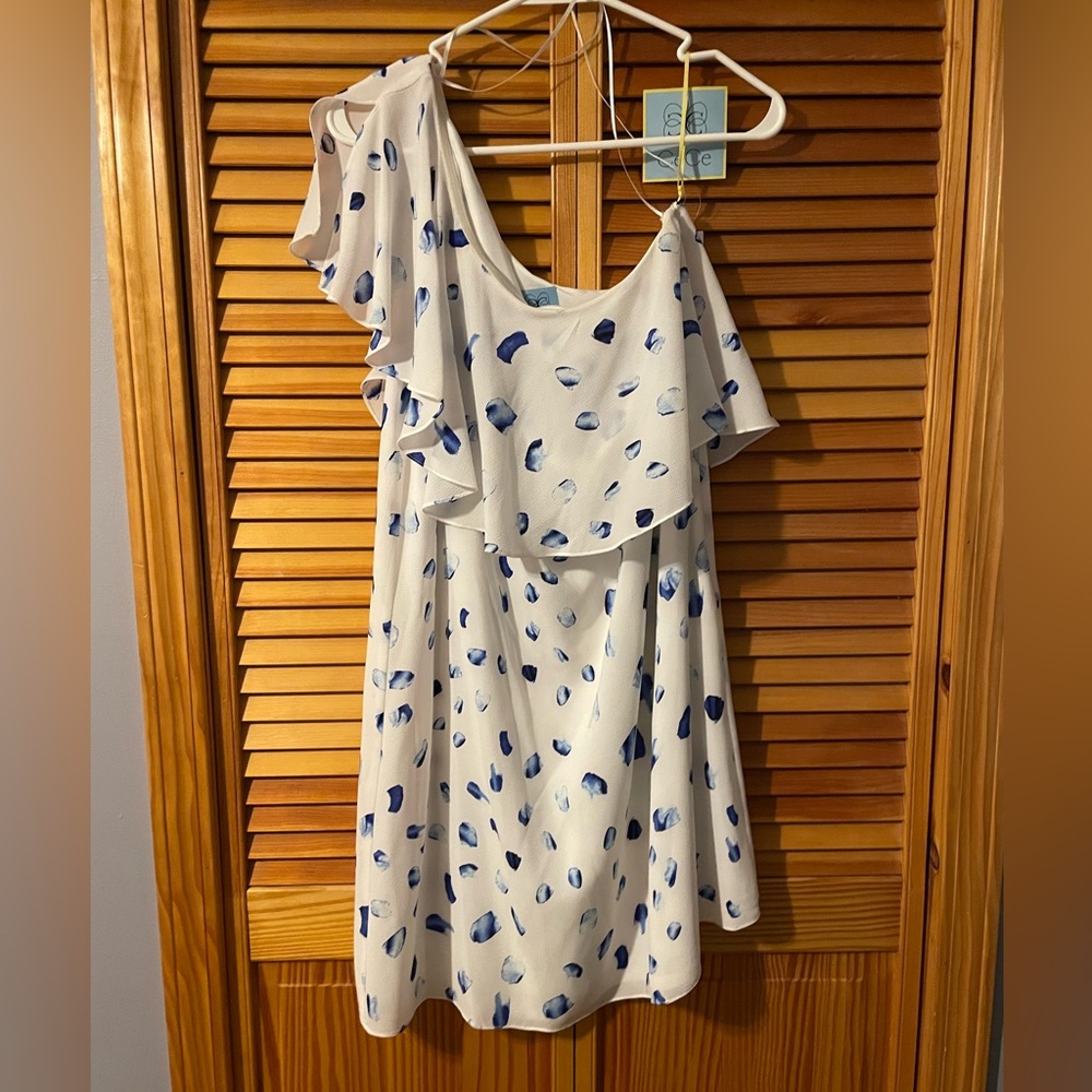 NWT CeCe floating petals Dotted Ruffle Dress